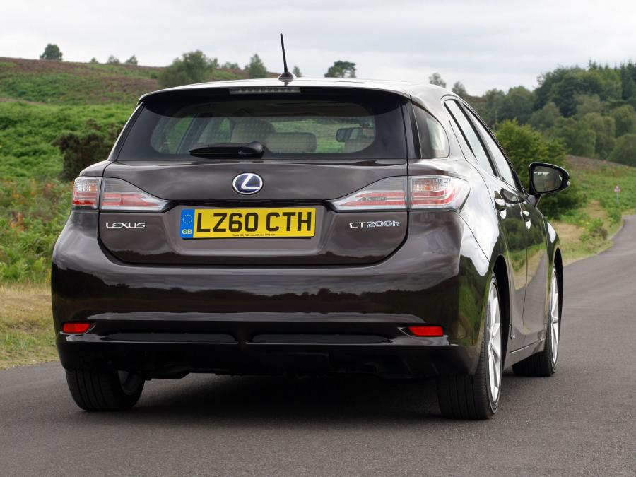  Lexus CT200h 2010 года  (UK) (фото 11 из 27)